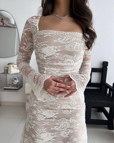 فستان دانتيل صباح العيد بتصميم انيق ناعم