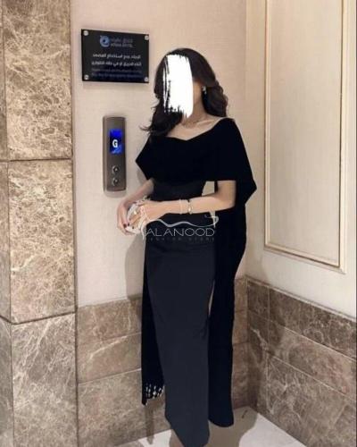 فساتين مخمل اسود راقي مع كلفة متقنة