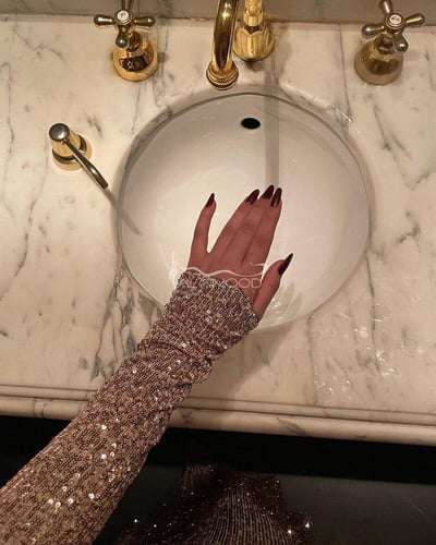 فستان ماسك ترتر لامع باللون البيج الذهبي للحفلات و...