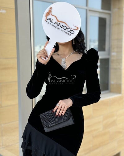 فستان رنا يمنحك إطلالة ساحرة