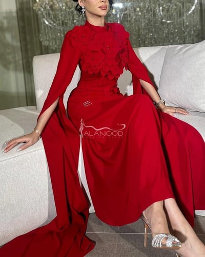 فستان نورة بلون احمر بتصميم أنيق وفاخر
