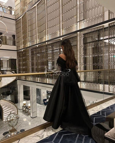 فستان سهره فخم اسود مع اكمام كرستال