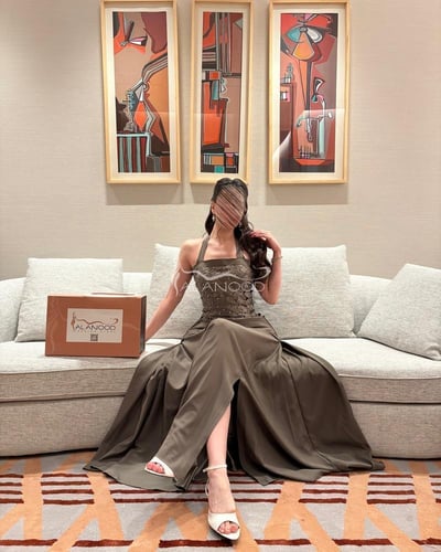 فستان زيتي أنيق بتصميم مميز