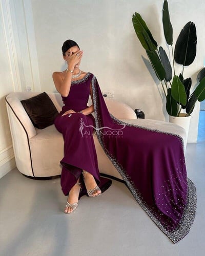 فستان سهره عصري بتصميم أنيق ومميز