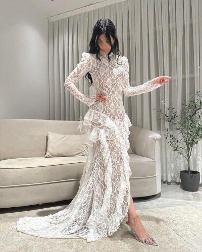 فستان دانتيل بـ اللون أبيض و أسود طويل بتصميم أنيق...