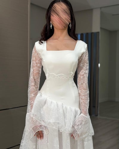 فستان دانتيل عصري بتصميم فخم