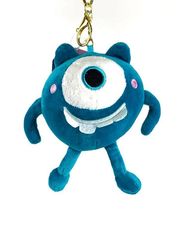 ميدالية ( تعليفة ) على شكل دمية بعين