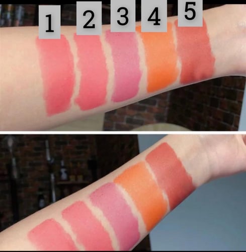 تنت شفايف على شكل اعواد اذن