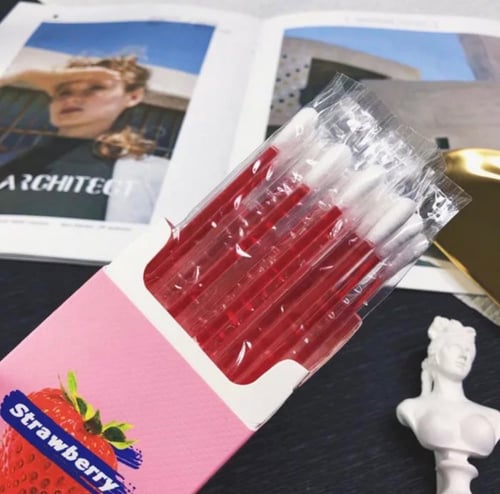 تنت شفايف على شكل اعواد اذن