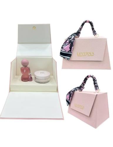 بوكس بديل لافيرن مكون من عطر + بودره لمعه للجسم