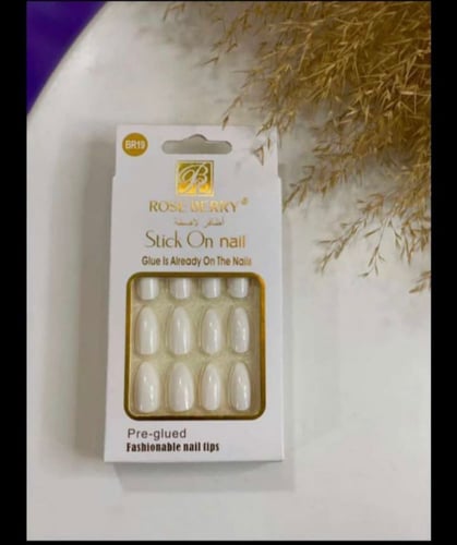 اظافر روز بيوتي مكونه من 24 ظفر متعددت اللوان ذاتي...