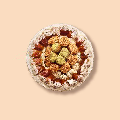 تمور محشية صواني ضيافة