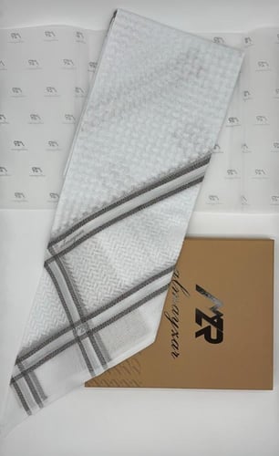 شماغ ابيض خط رصاصي الميزر