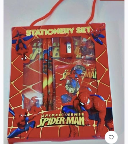 مجموعة - بوكس مجموعة تتكون من 6 قطع للاطفال و الصغ...