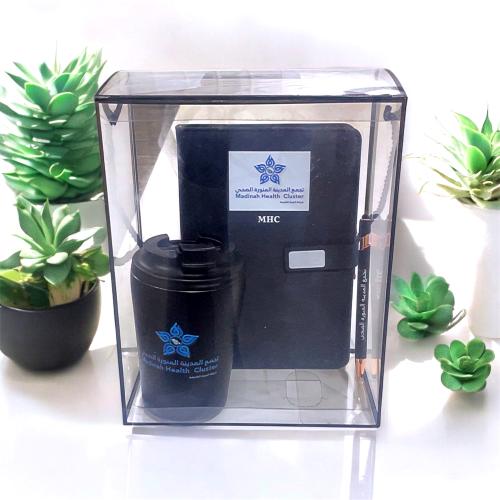 مجموعة من 4 قطع بتصميم خاص لدى متجرنا بشعار ( تجمع...