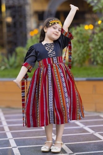 فستان التأسيس سدو احمر