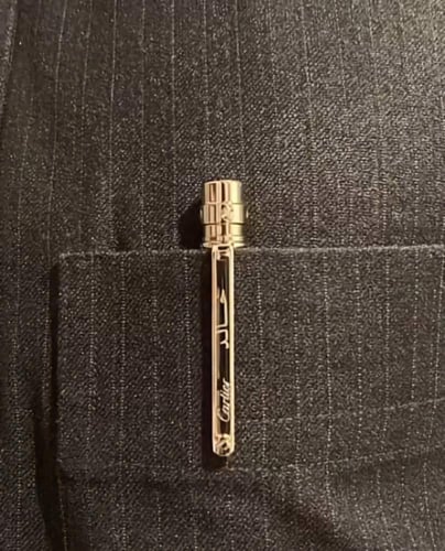 قلم رجالي انيق بالاسم