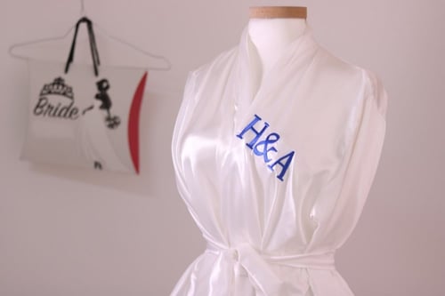 روب حرير للعروس او الميك أب