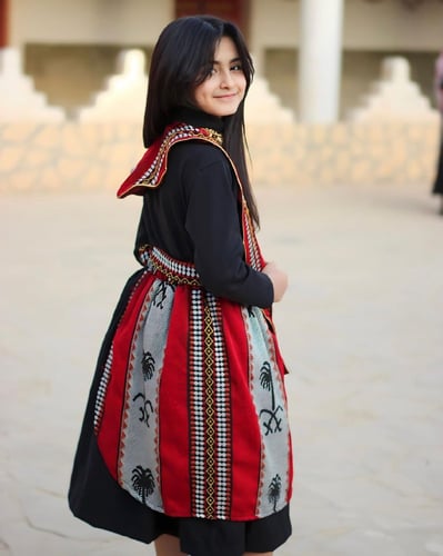 تنوره مع تيشرت بناتي بالاسم