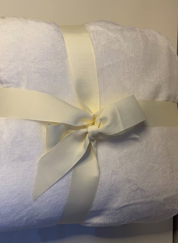 بطانيه ابيض ساده