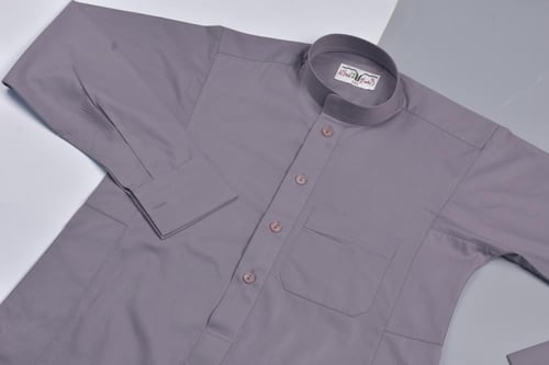 ثوب رسمي رصاصي غامق رقبة سادة كبك من ملبوسات العما...