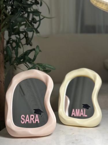 مرايا باسم