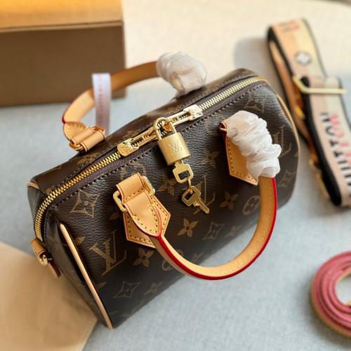 Nano Chic - حقيبة كتف صغيرة أنيقة