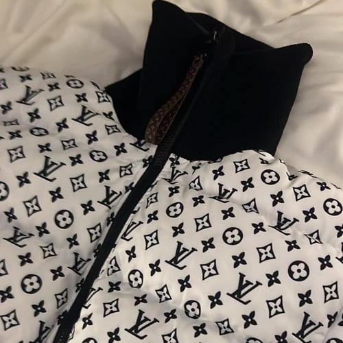 جاكيت LV