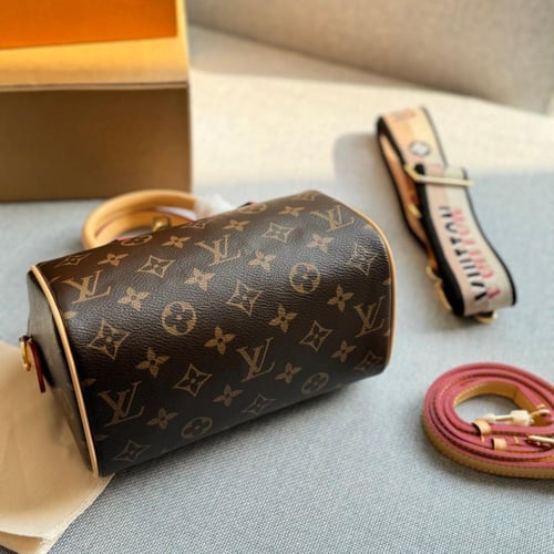 Nano Chic - حقيبة كتف صغيرة أنيقة