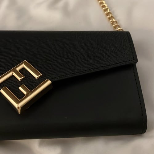 شنطة FENDI