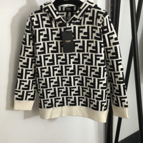 بلوفر فندي مقاس واحد