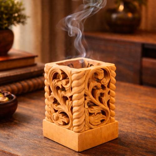 مبخرة خشبية مربعة