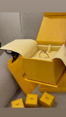 ذهبي Fendi ring
