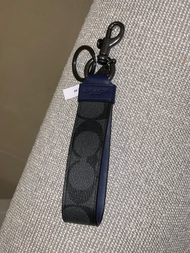 ميداليه Coach