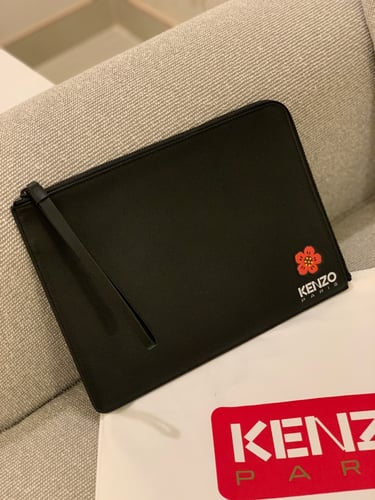 Kenzo Pouch