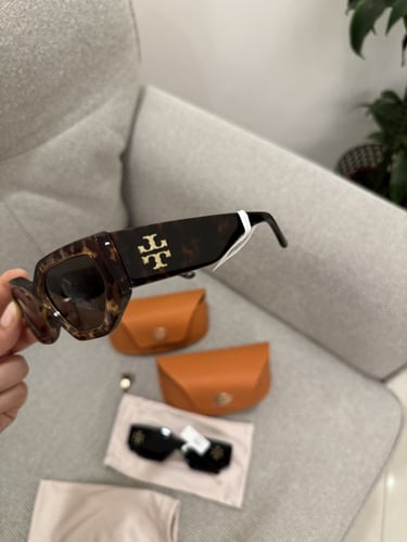 بني Tory Burch