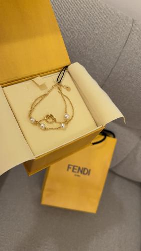 Fendi اسواره