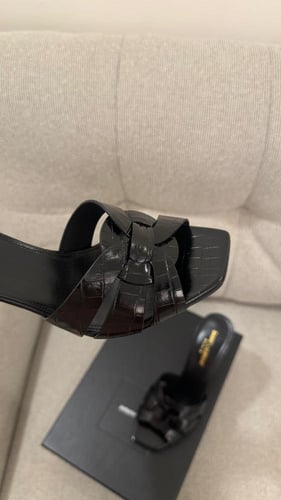 YSL | مقاس ٣٧.٥