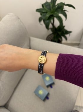 Tory Burch كحلي