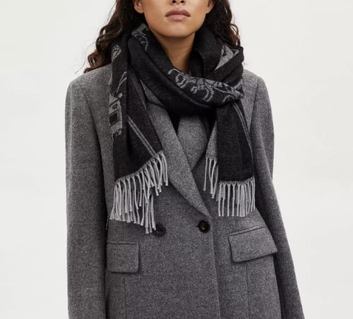 Scarf Coach