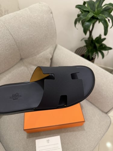 Hermes كحلي غامق