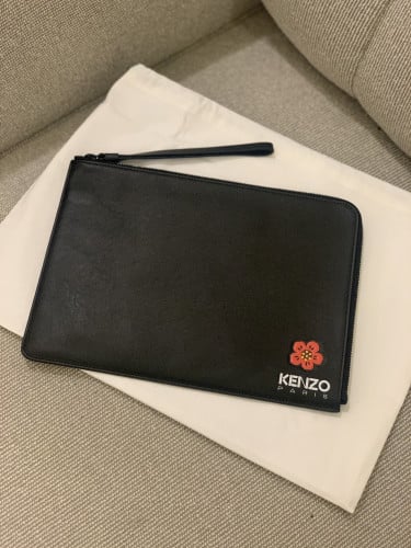 Kenzo Pouch