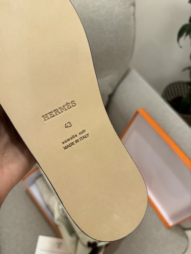 Hermes كحلي غامق