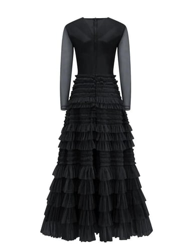 فستان بأكمام شفافه