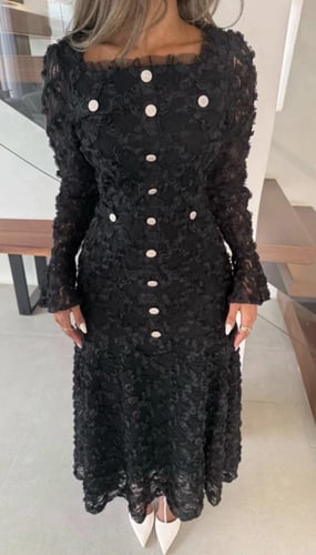 فستان باكمام طويله