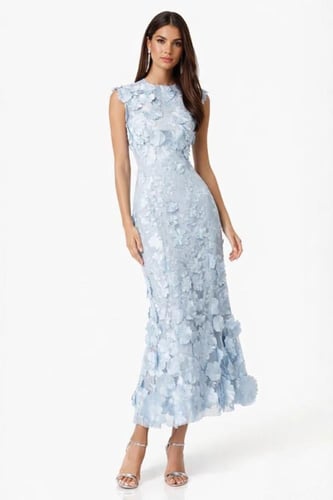 فستان بلا أكمام