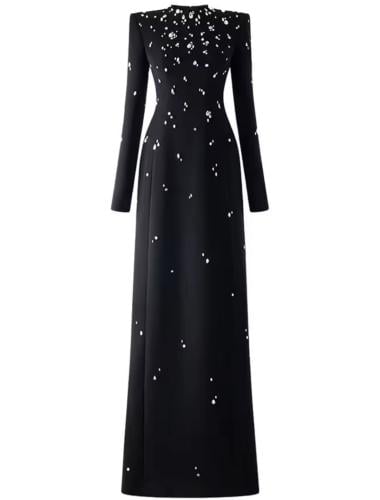 فستان باكمام طويله