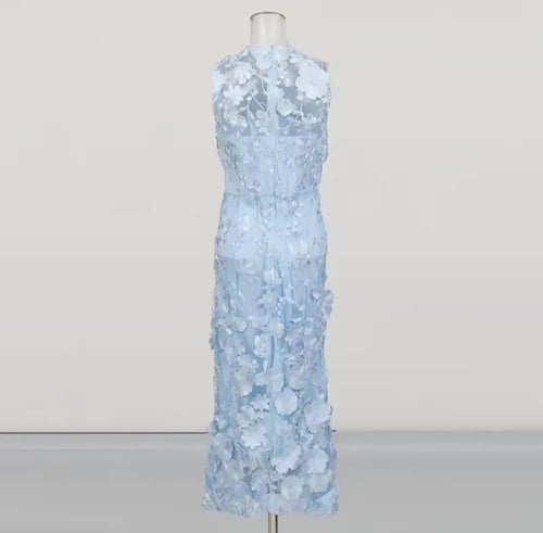 فستان بلا أكمام