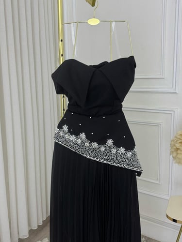 فستان بلا اكمام