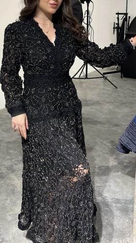 فستان باكمام طويله